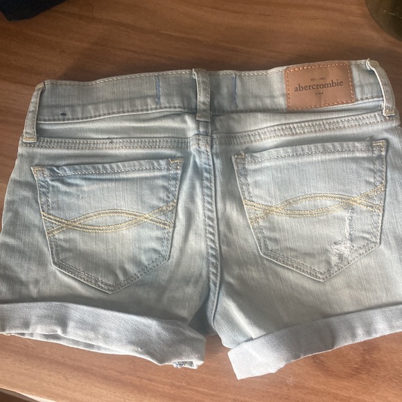 Abercrombie Jeans Shorts Size 8 Just like new! - Picture 3 of 3